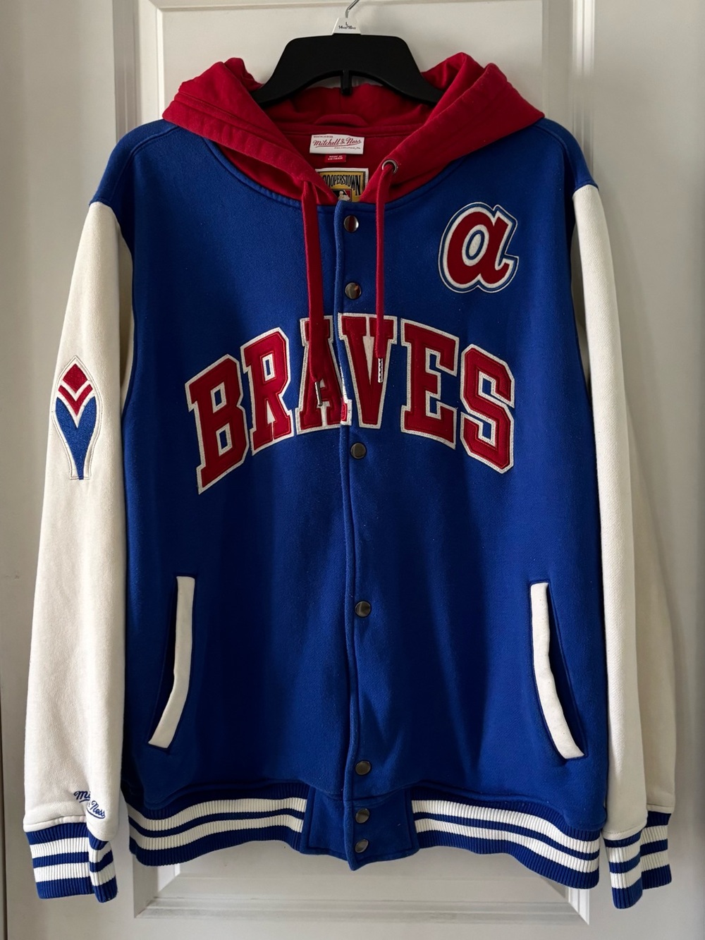 Mitchell & Ness Men’s Vintage Style Atlanta Braves Hooded Jacket L